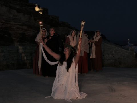 Tρίτη 4 & Κυριακή 9 Αυγούστου: «Τρωάδες» Πολιτιστικός Σύλλογος Αρχίλοχος